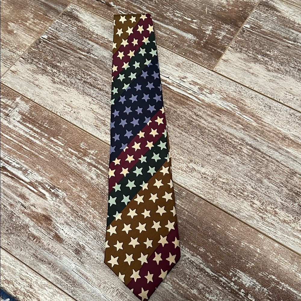 VINTAGE 1990s 100% SILK TIE STRUCTURE STARS STRIPES